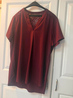 • Gaharu Burgundy V-Neck Lace Back Tunic Blouse, Size XL